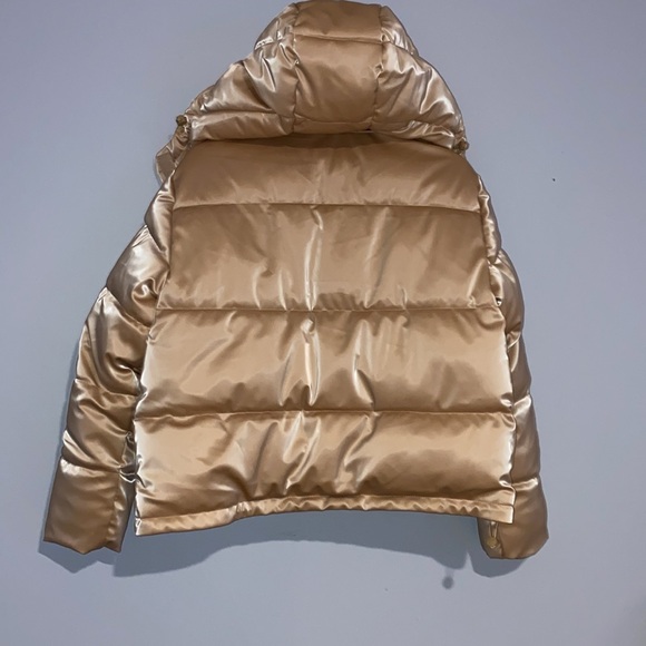 Champagne puffer jacket, size large. Drawstring waist, hooded. NWT - Picture 5 of 6